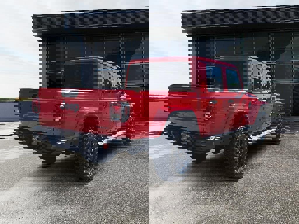 New 2025 Jeep Gladiator Sport image 7