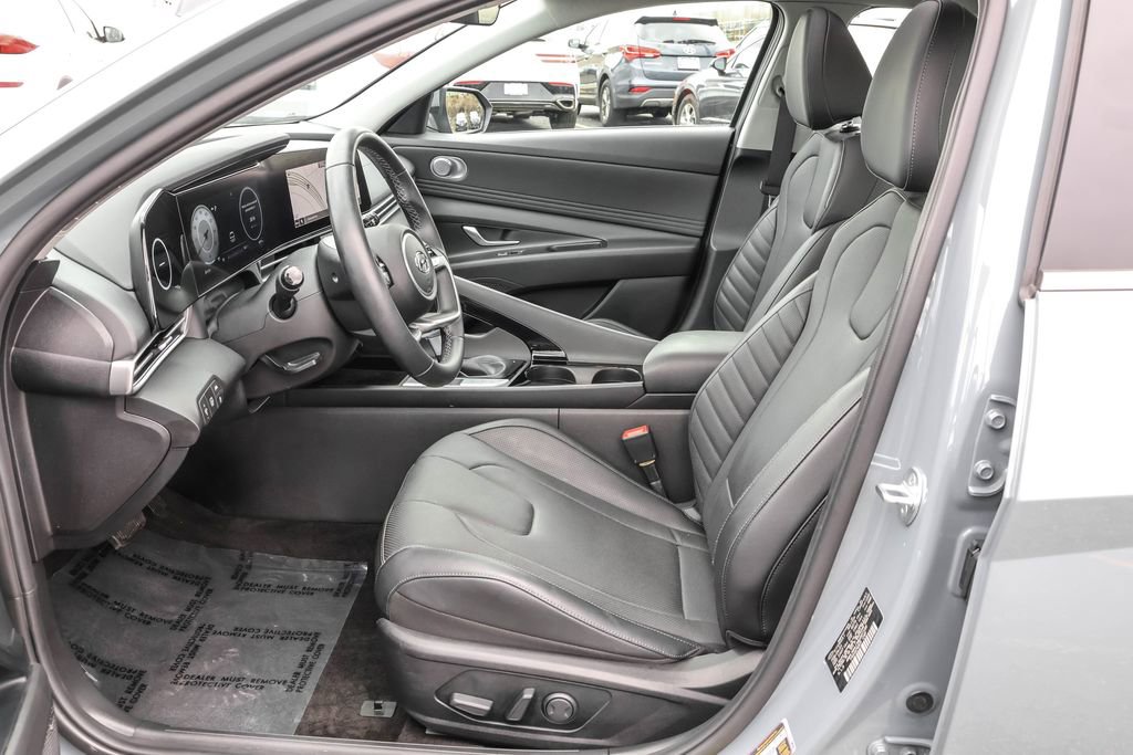 Certified 2021 Hyundai Elantra Limited w/ Cargo Package image 6