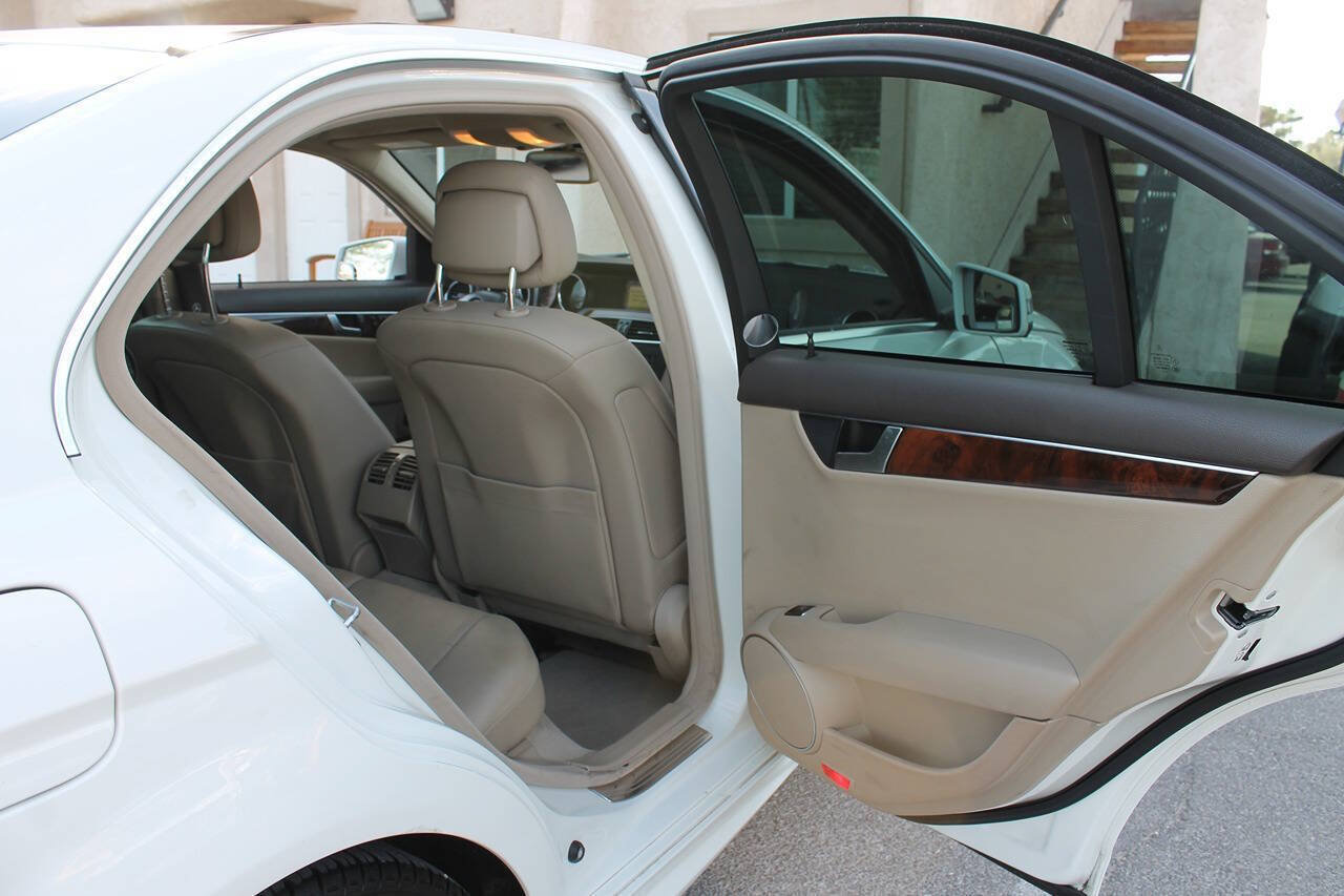 Used 2012 Mercedes-Benz C 250 Sedan image 28