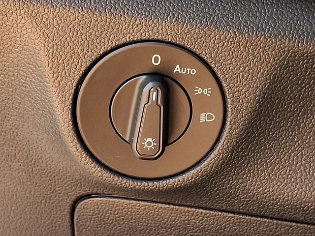 Used 2019 Volkswagen Jetta SE image 25