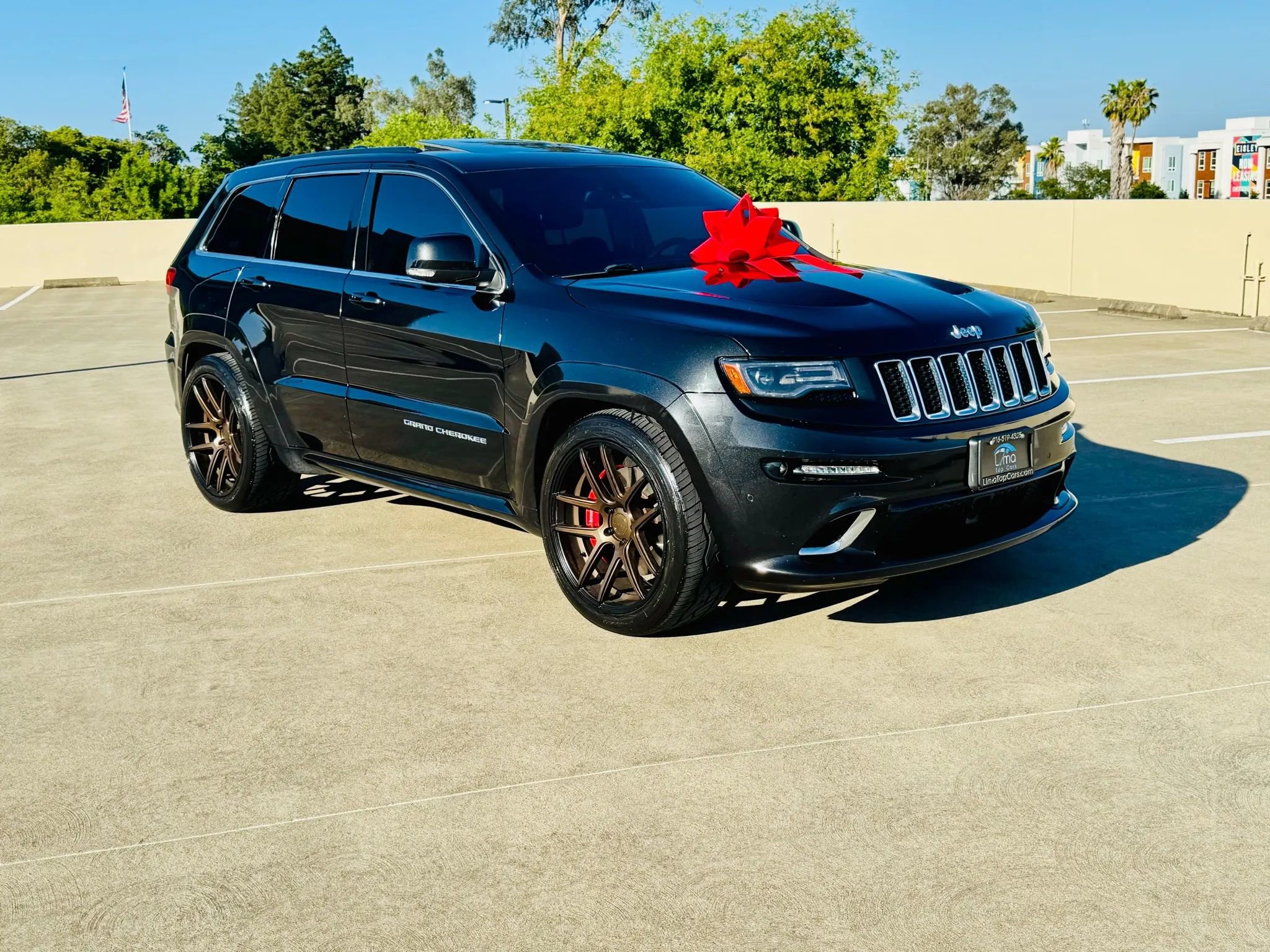 Used 2014 Jeep Grand Cherokee SRT8 w/ Luxury Group II image 27
