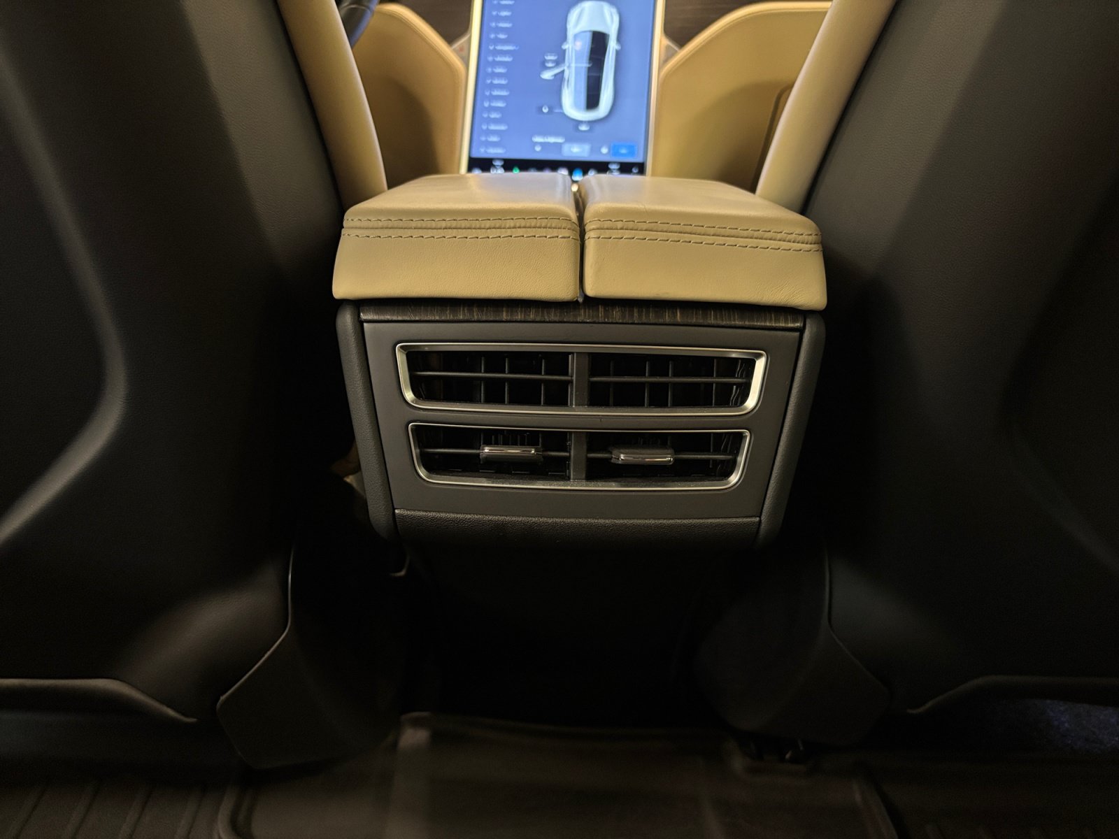 Used 2015 Tesla Model S 85 RWD image 33