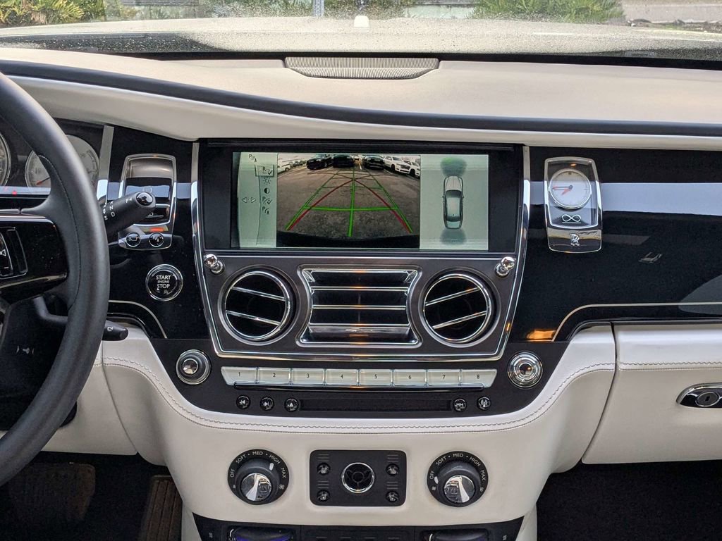 Used 2017 Rolls-Royce Ghost image 21