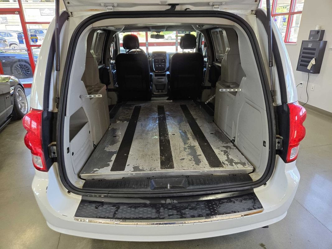 Used 2014 RAM C/V Tradesman w/ UConnect Hands-Free Group FWD image 20