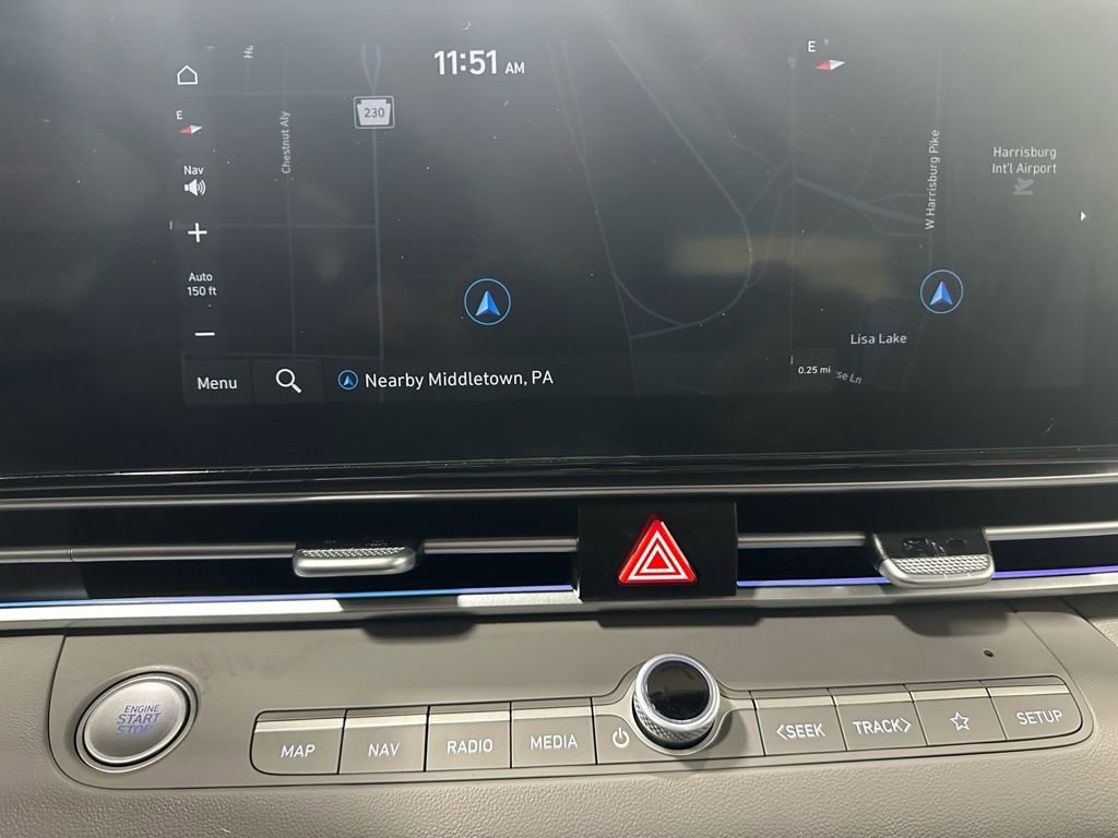 Used 2025 Hyundai Elantra SEL image 27