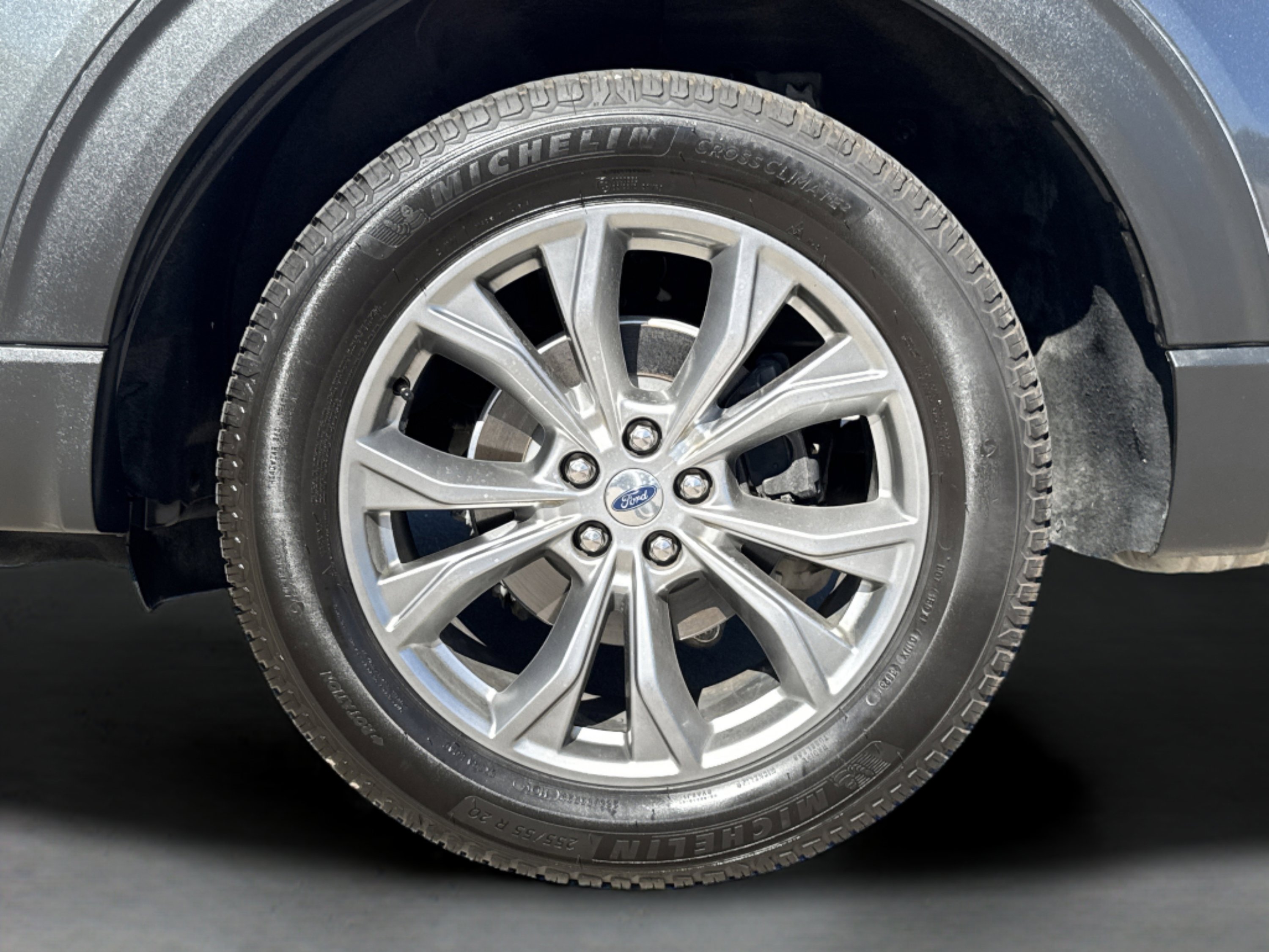 Used 2020 Ford Explorer XLT w/ Equipment Group 202A image 10