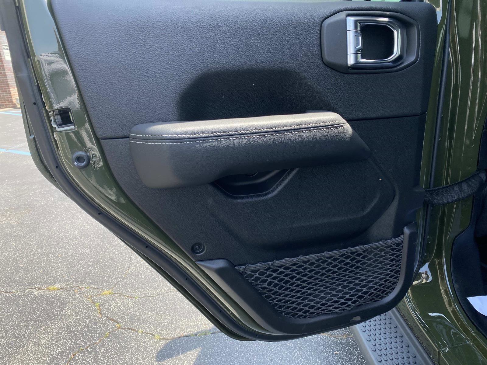 Used 2023 Jeep Wrangler Sahara w/ Cold Weather Group AWD/4WD image 17