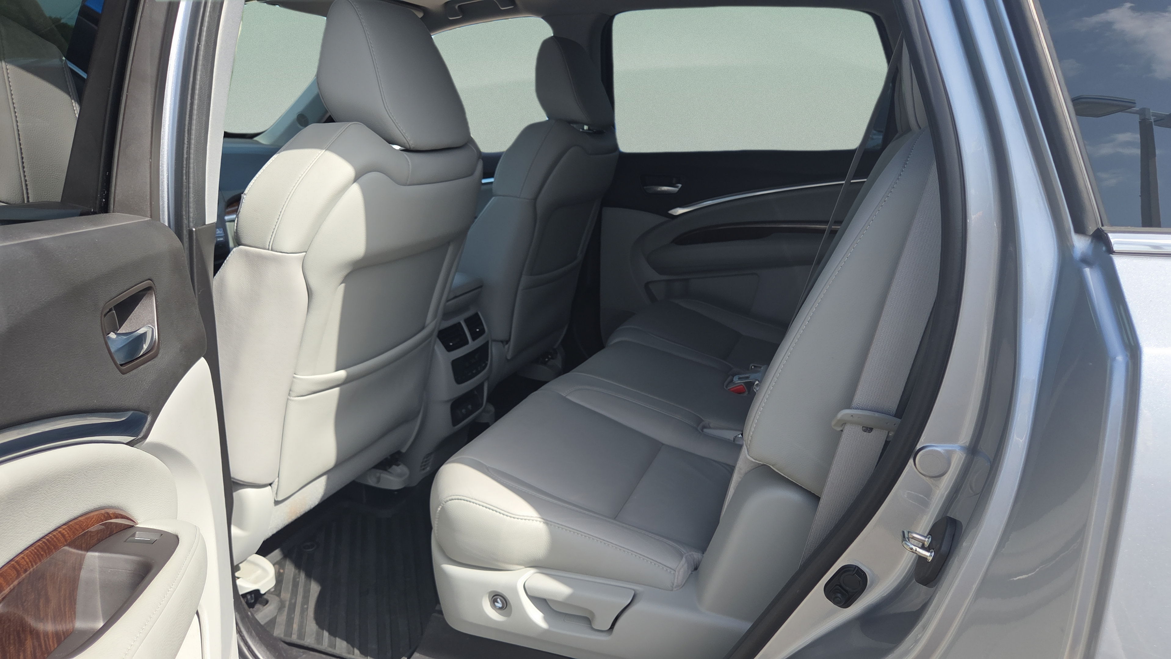 Used 2018 Acura MDX SH-AWD w/ Technology Package image 11