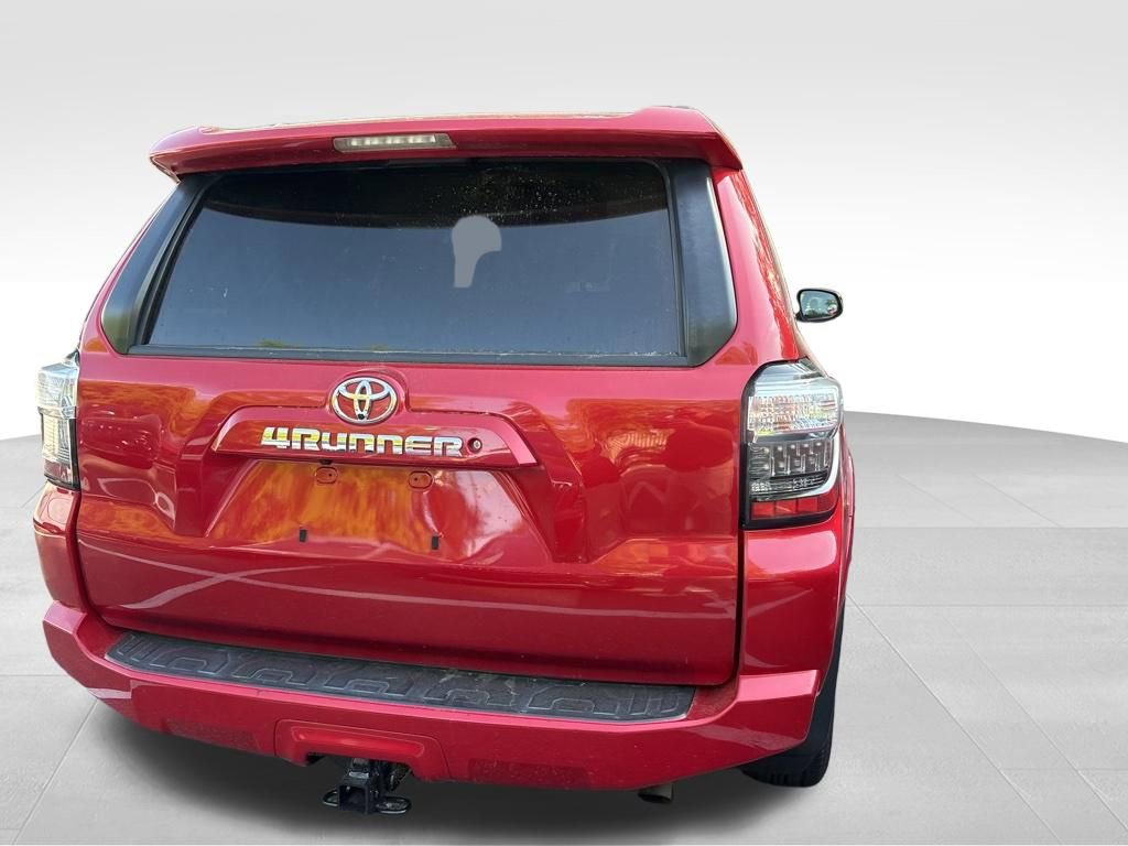 Used 2021 Toyota 4Runner SR5 AWD/4WD image 14