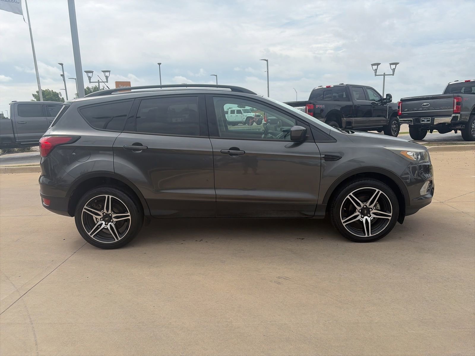 Used 2019 Ford Escape SEL FWD image 6