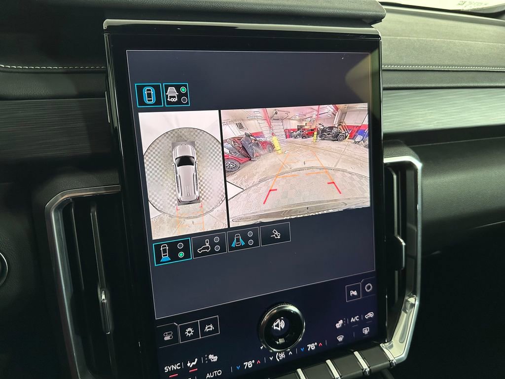 Used 2025 GMC Acadia Elevation w/ Elevation Premium Package image 19