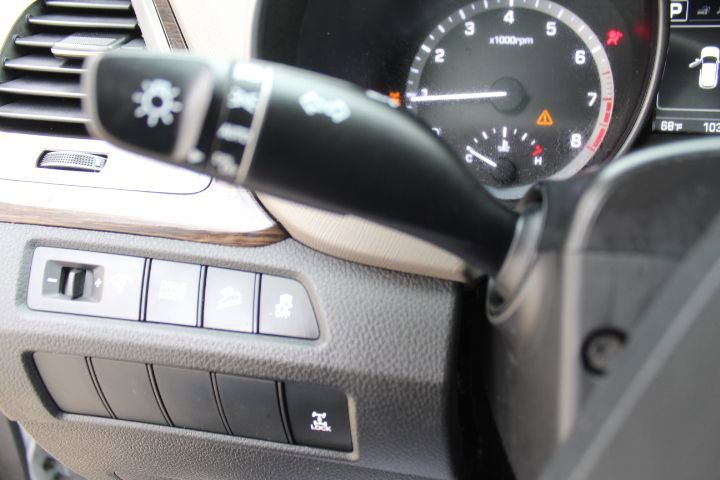 Used 2018 Hyundai Santa Fe Sport image 17