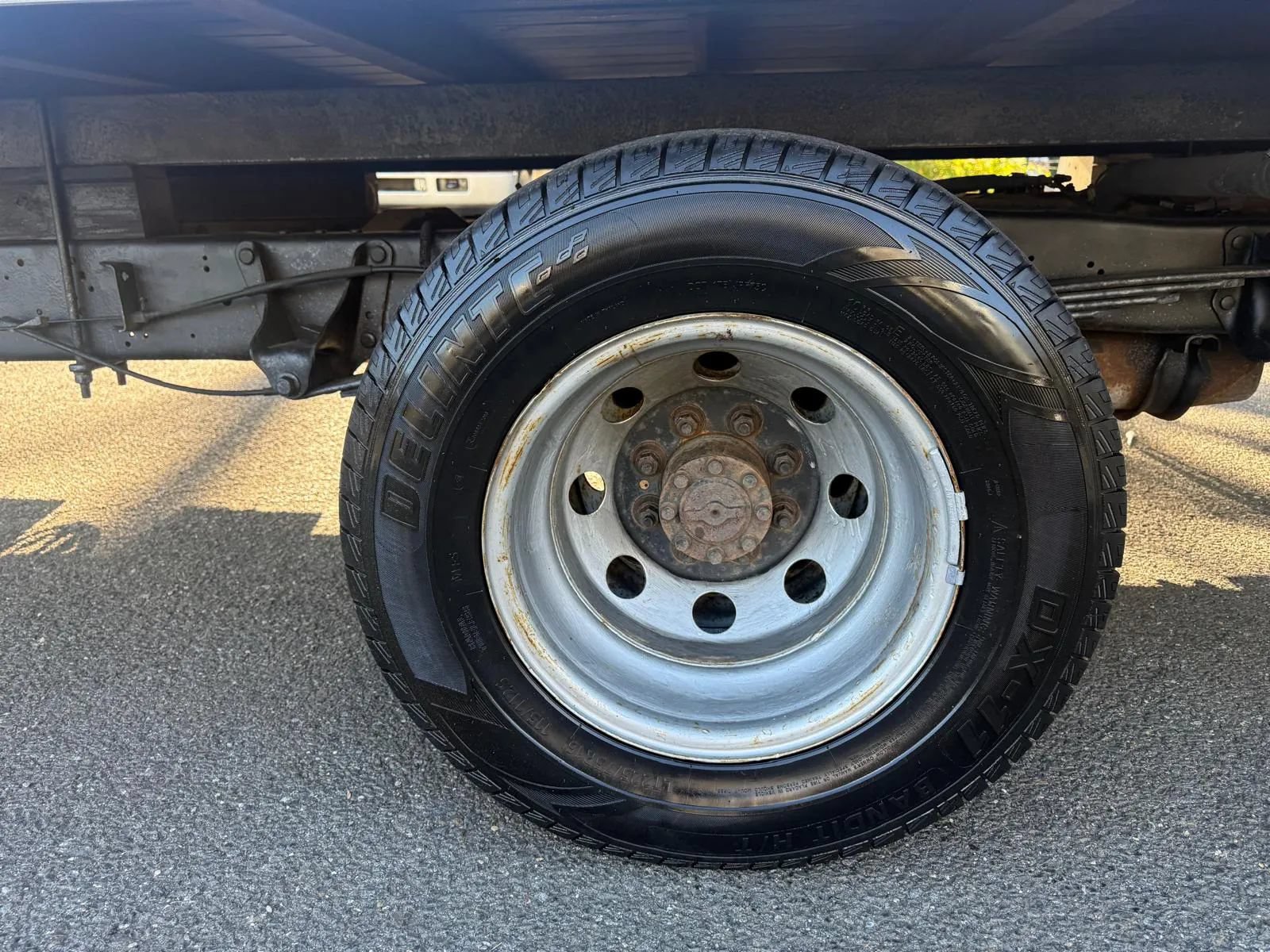 Used 2005 Ford E-350 and Econoline 350 Super Duty RWD image 23
