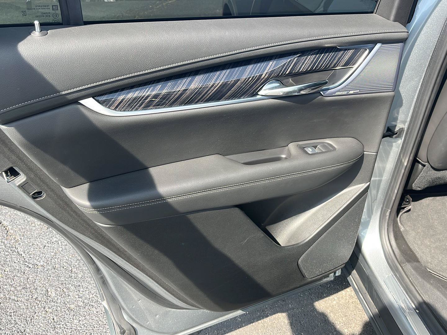 Used 2025 Cadillac XT6 Premium Luxury AWD/4WD image 21