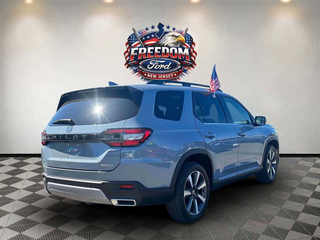Used 2023 Honda Pilot Touring image 4