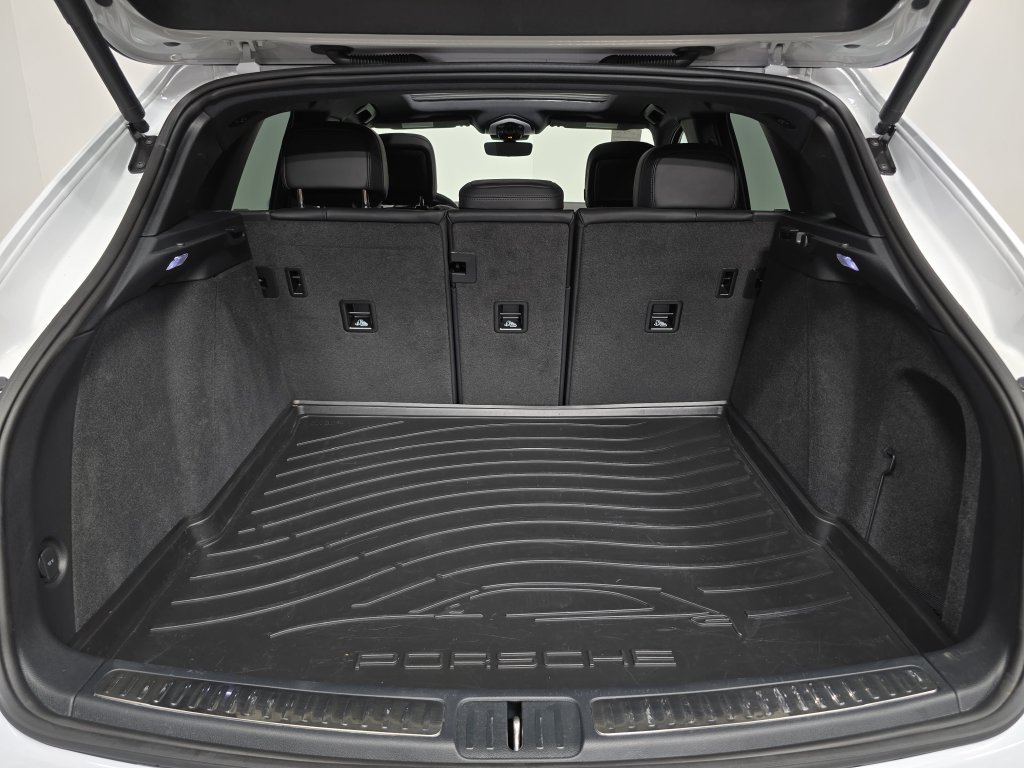 Certified 2026 Porsche Macan S AWD/4WD image 25