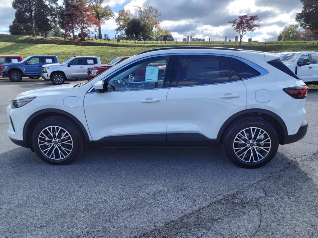 Used 2024 Ford Escape SE w/ PHEV Premium Package FWD image 8