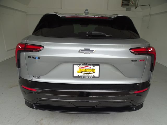 Certified 2025 Chevrolet Blazer EV RS AWD/4WD image 17