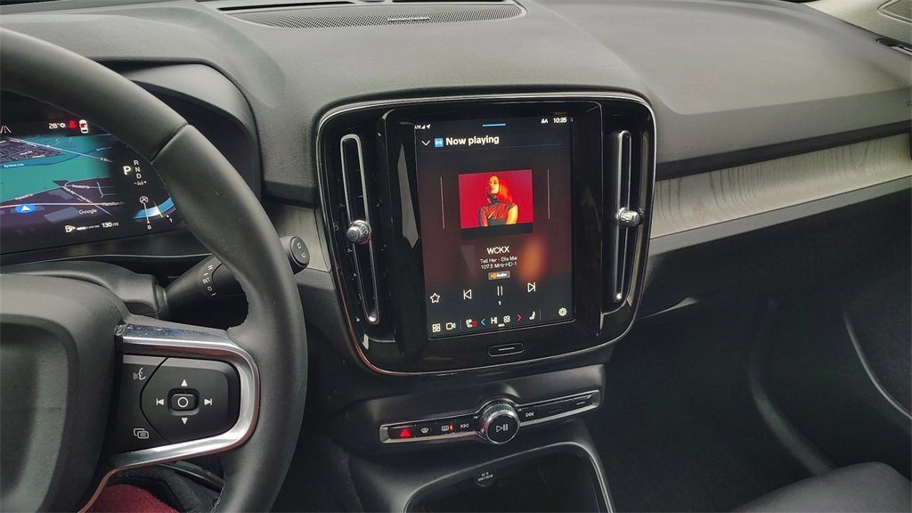 Used 2024 Volvo XC40 B5 Plus w/ Protection Package Premier image 19