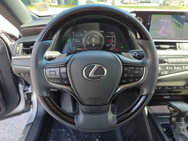 Used 2019 Lexus ES 300h Ultra Luxury w/ Accessory Package 2 FWD image 26