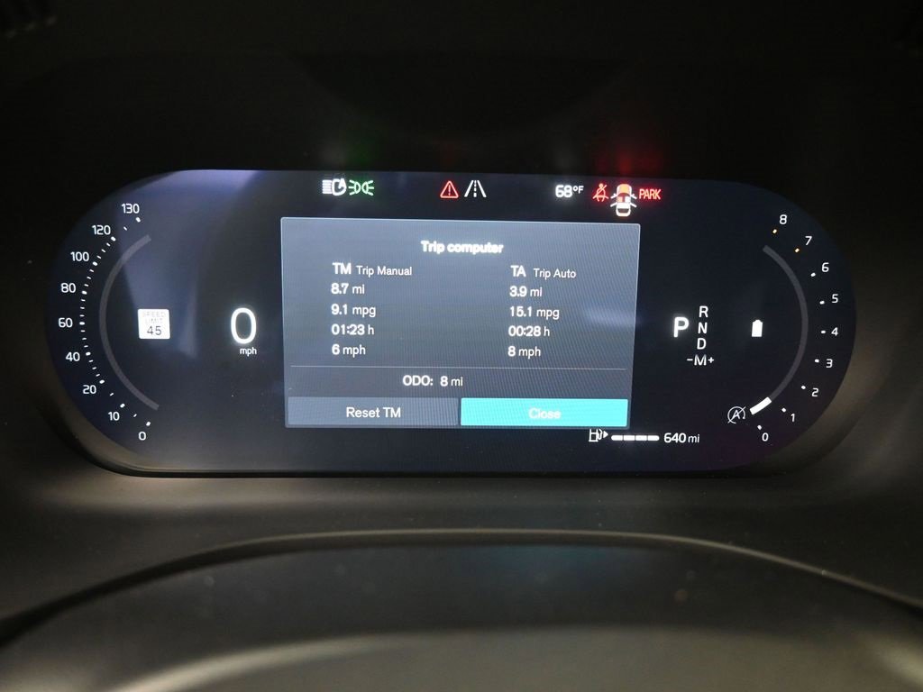 New 2026 Volvo XC60 B5 Plus w/ Protection Package Premier image 21