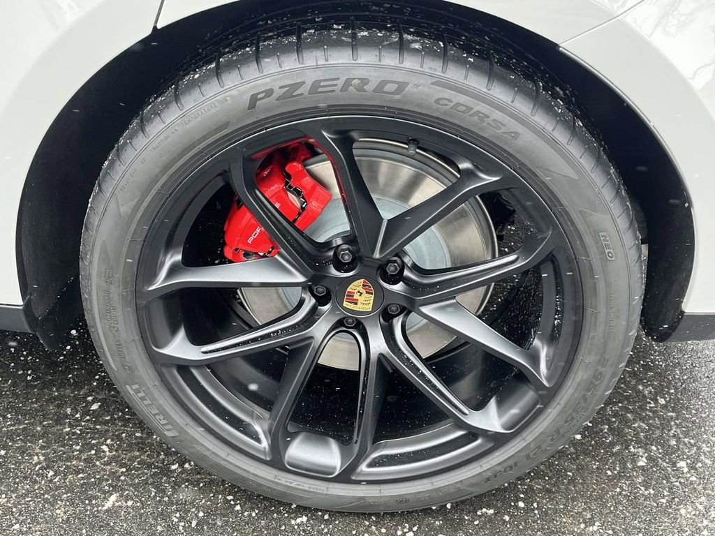 New 2026 Porsche Macan GTS image 9