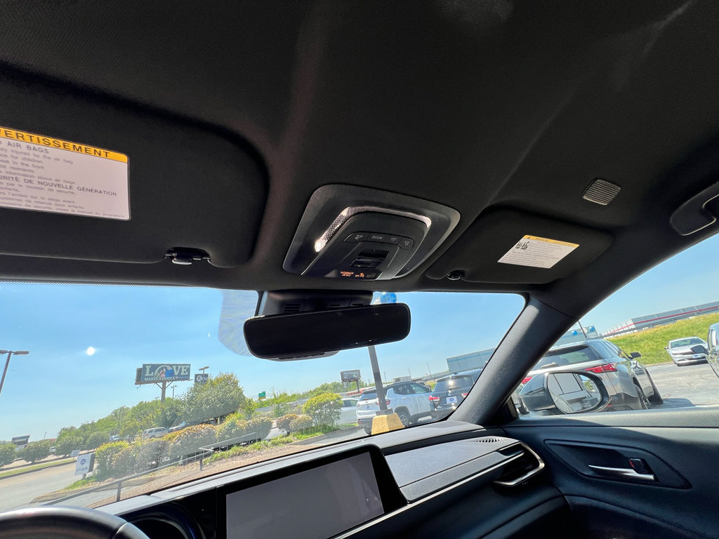 Used 2025 Toyota Crown XLE image 33