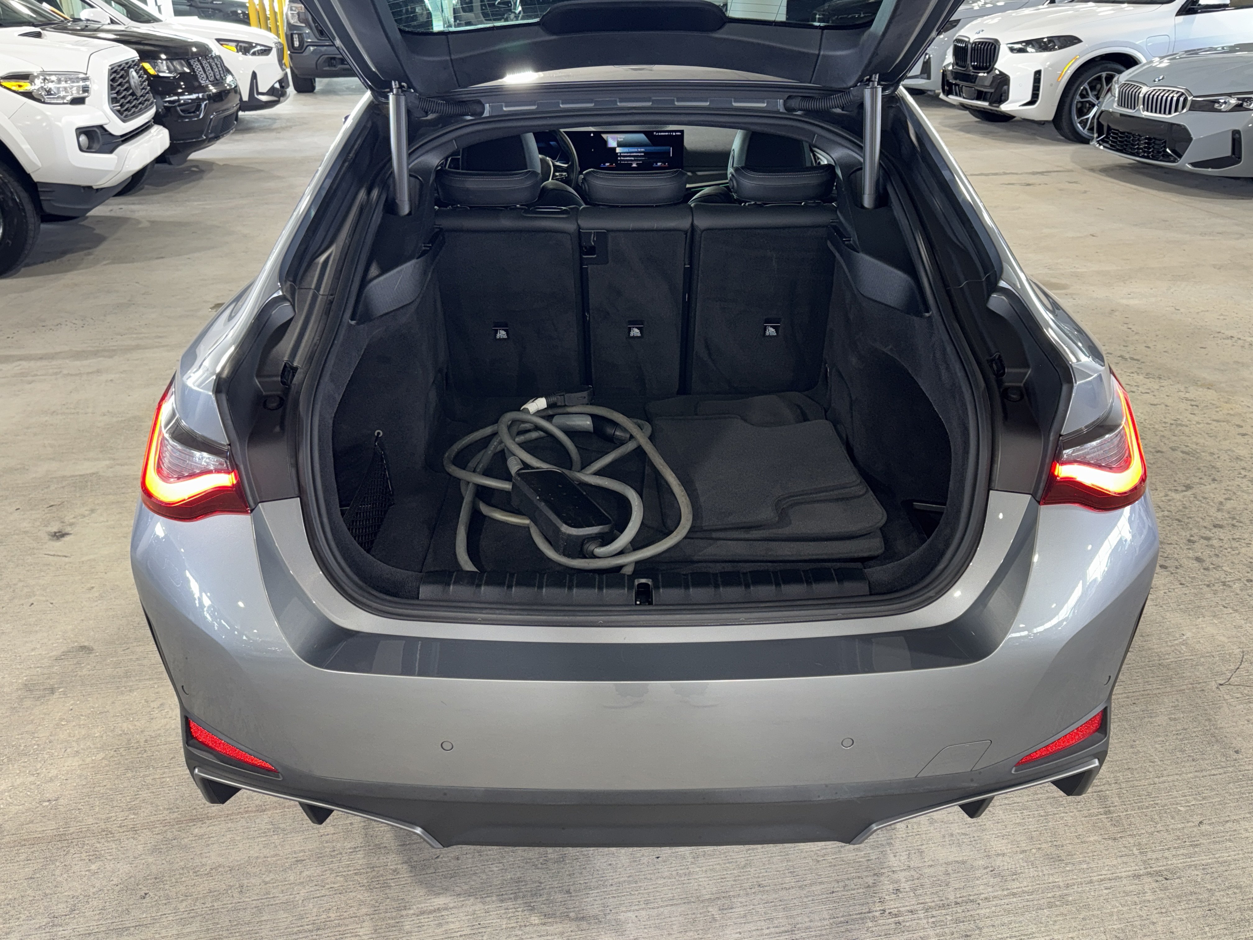 Used 2023 BMW i4 eDrive40 RWD image 13