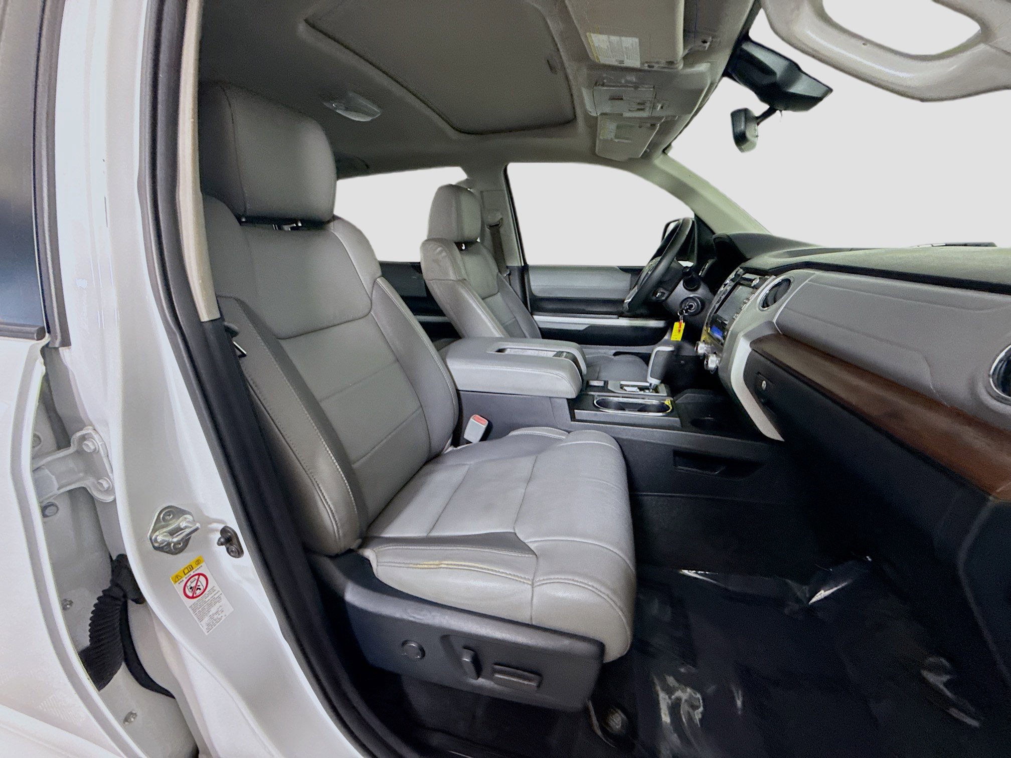 Used 2018 Toyota Tundra Limited w/ Limited Premium Package image 28