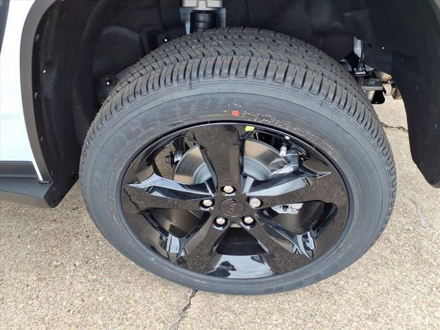 New 2025 Jeep Grand Cherokee Altitude image 18