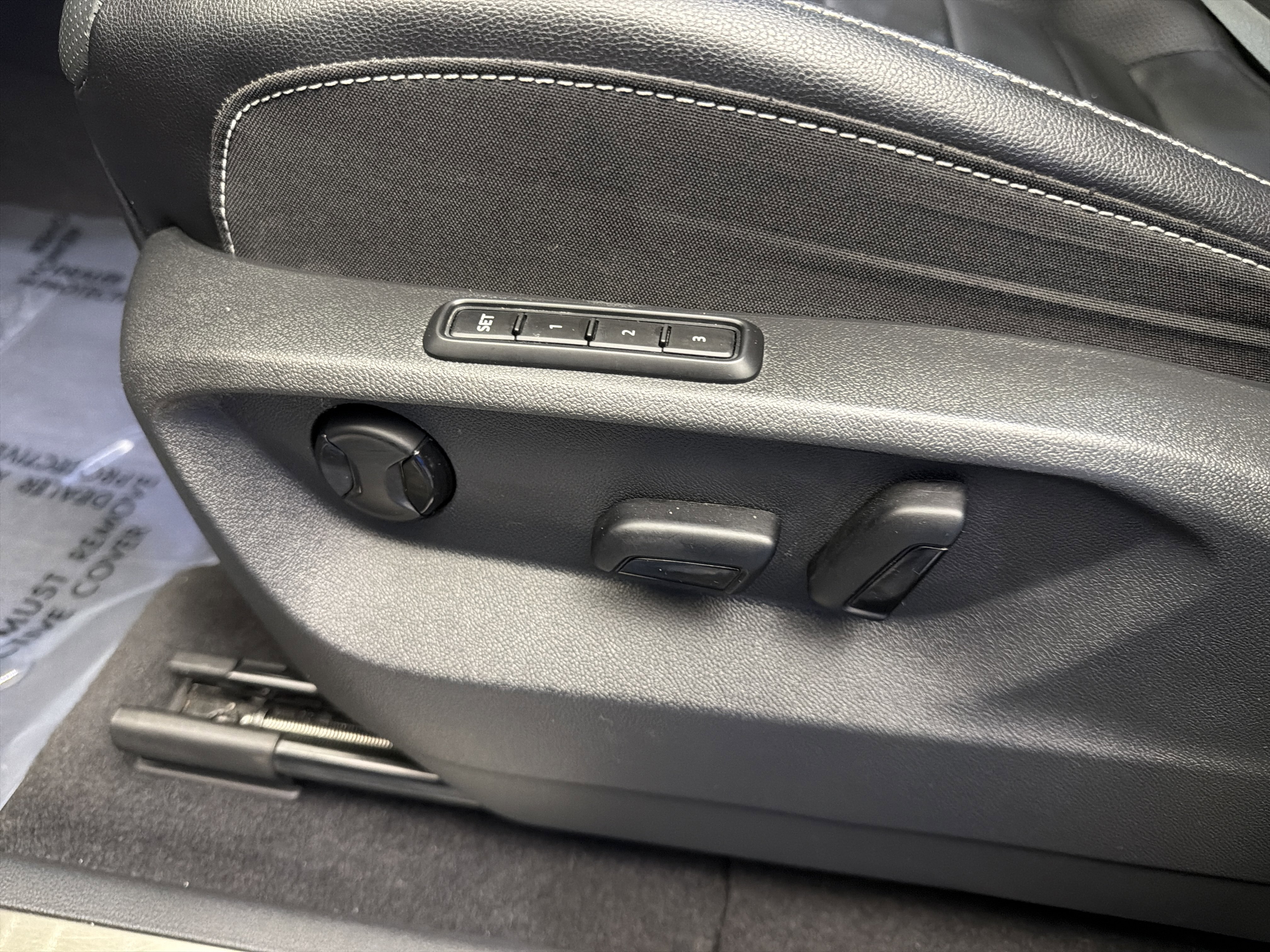 Used 2024 Volkswagen Atlas SEL image 12