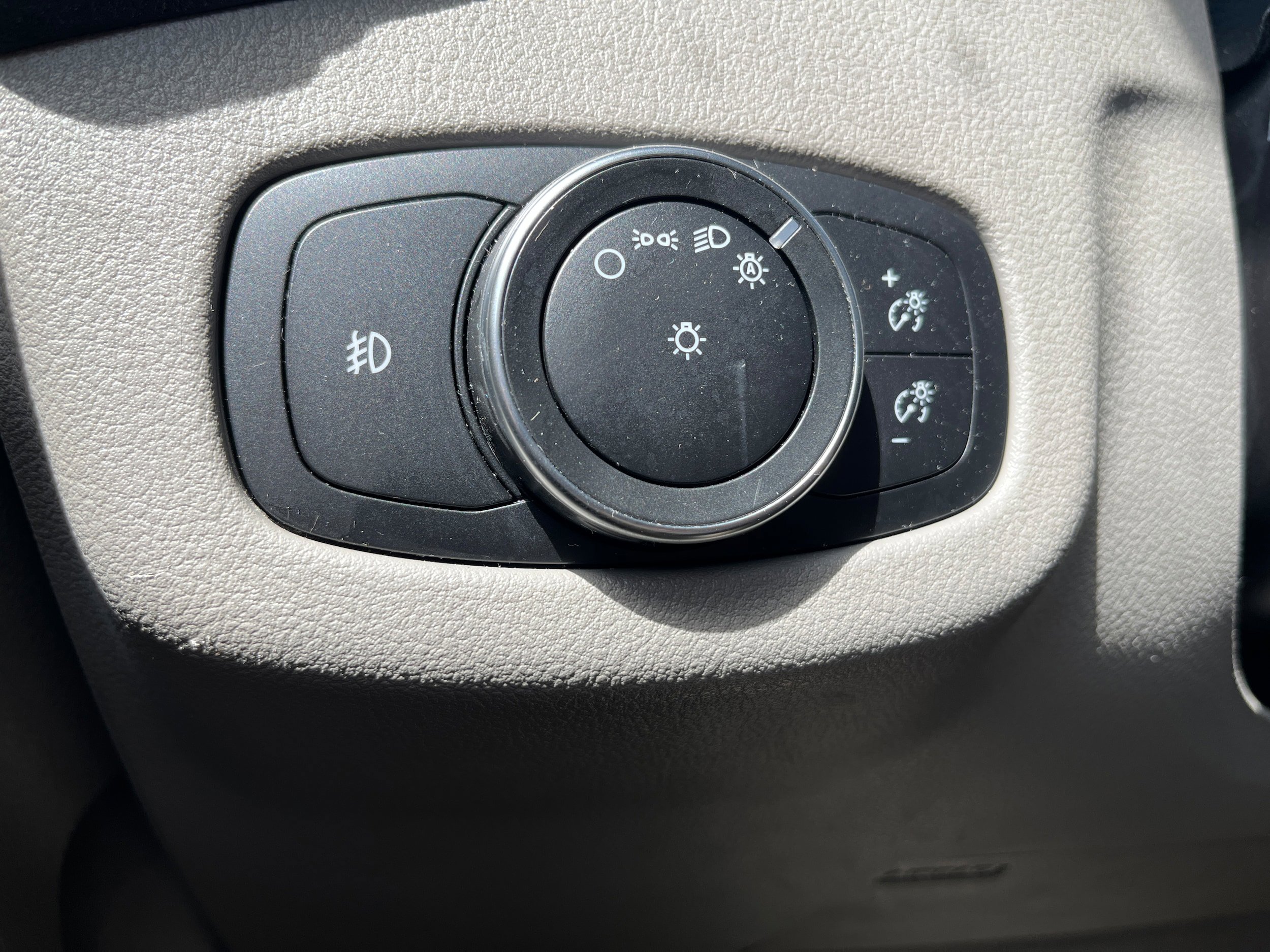 Used 2020 Ford Transit Connect Titanium FWD image 18