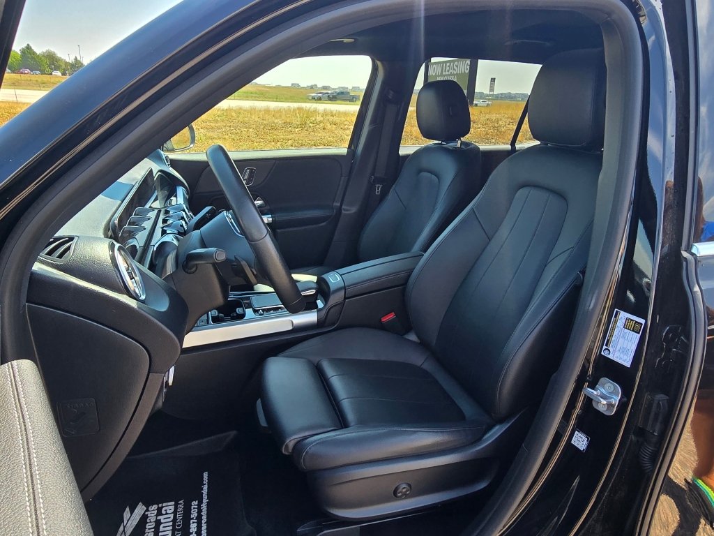 Used 2023 Mercedes-Benz EQB 350 4MATIC SUV w/ Pinnacle Package image 15