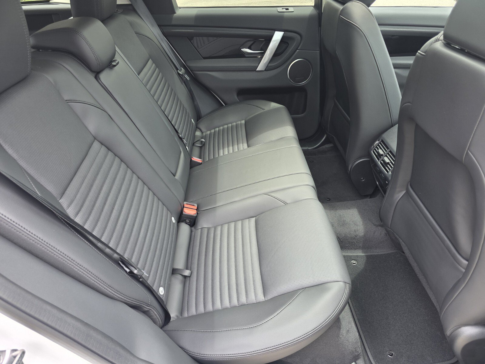 New 2025 Land Rover Discovery Sport S AWD/4WD image 5