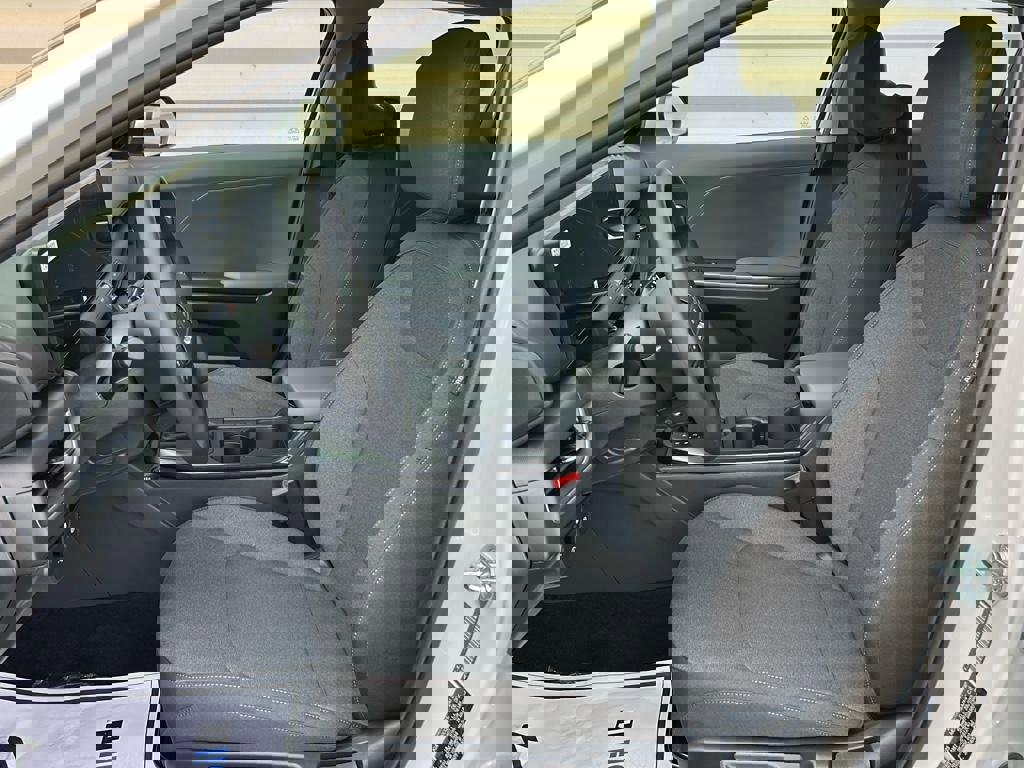 New 2025 Kia K4 LXS image 10