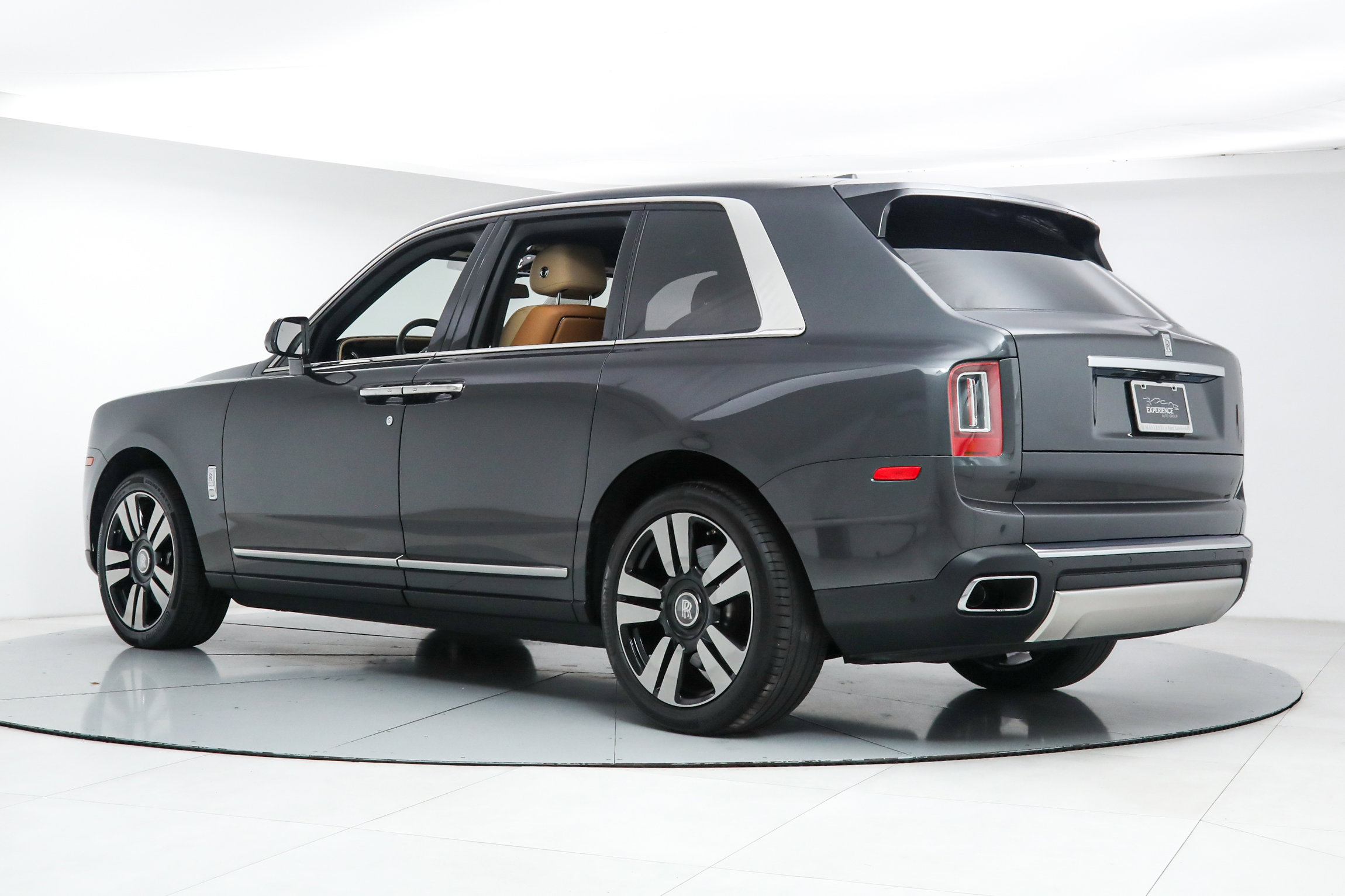 Used 2022 Rolls-Royce Cullinan image 4