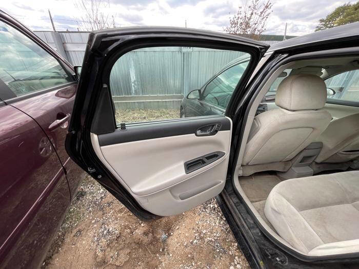 Used 2010 Chevrolet Impala LT FWD image 23