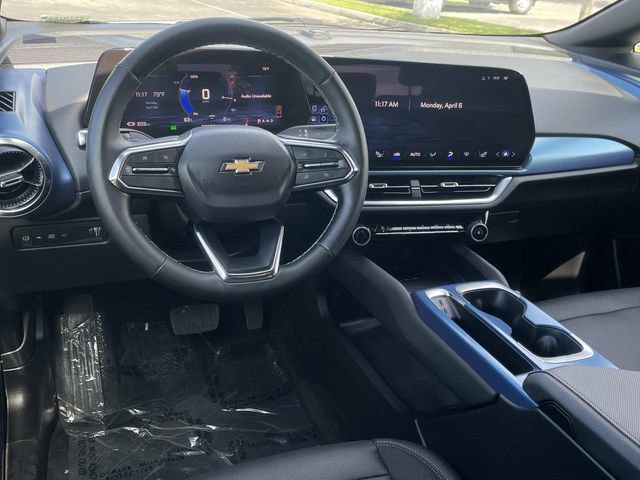 Used 2025 Chevrolet Equinox EV LT w/ Convenience Package image 7