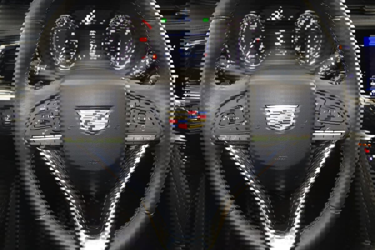 Used 2024 Cadillac XT6 Premium Luxury w/ LPO, Floor Liner Package AWD/4WD image 38