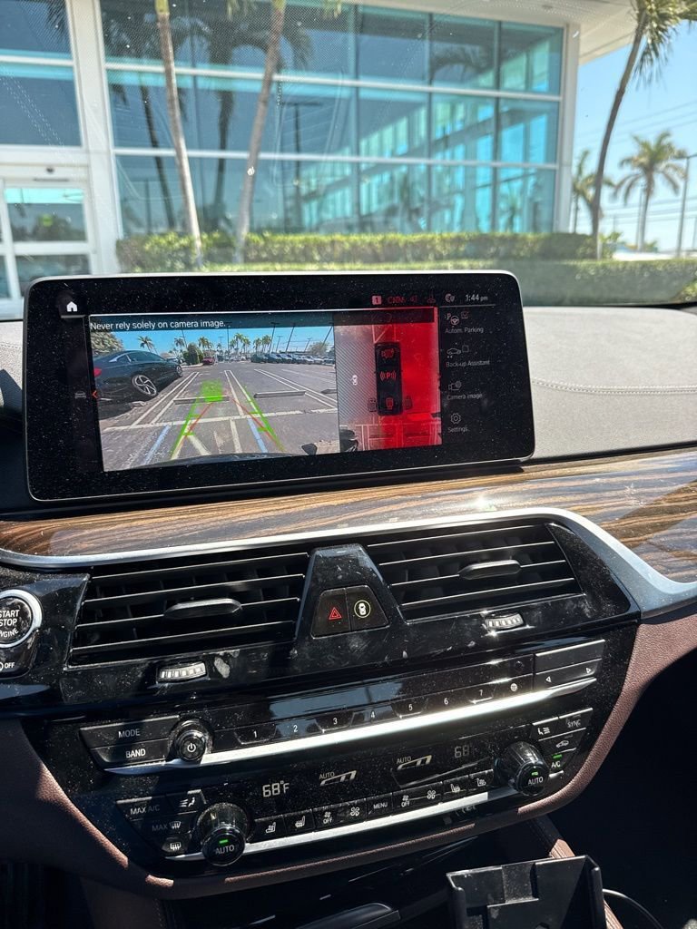 Used 2021 BMW M550i xDrive w/ Executive Package image 3