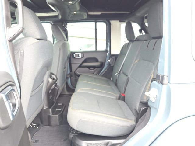 Used 2025 Jeep Wrangler Unlimited Sahara w/ Safety Group image 33