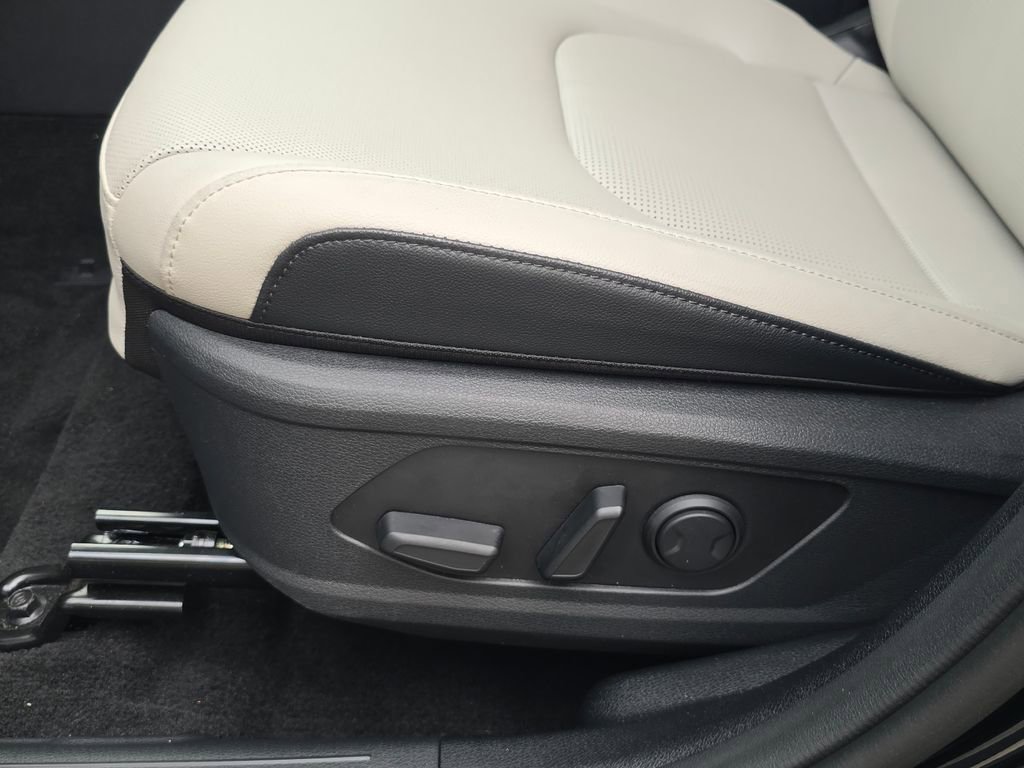 Used 2026 Kia Sportage EX image 13