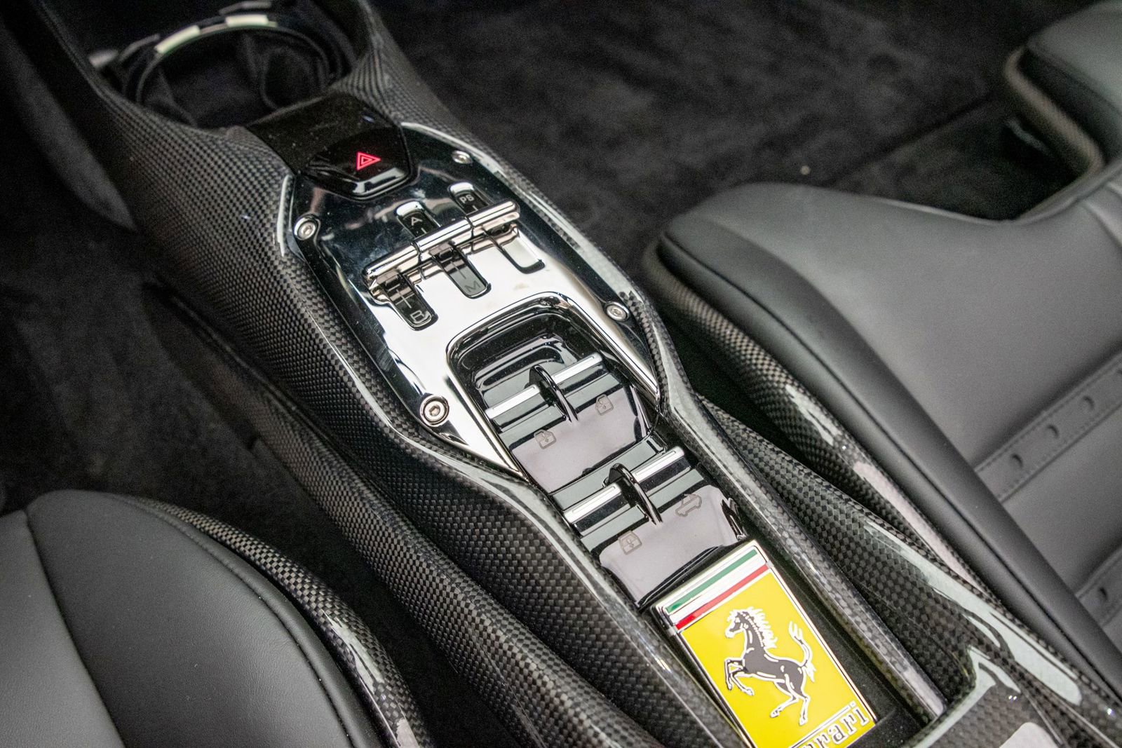 Used 2022 Ferrari SF90 Spider image 33