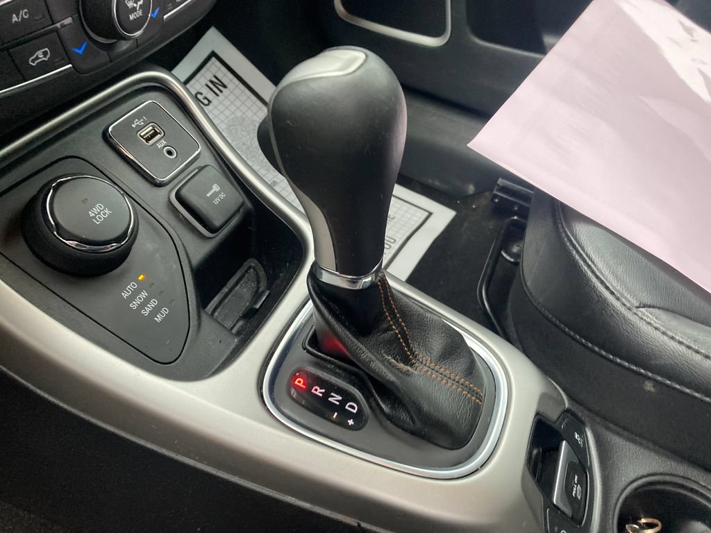 Used 2019 Jeep Compass Latitude AWD/4WD image 30