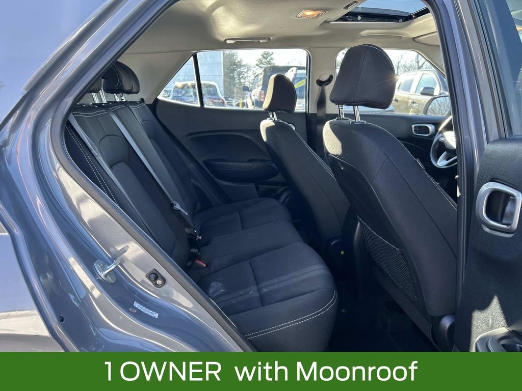 Used 2022 Hyundai Venue SEL image 13