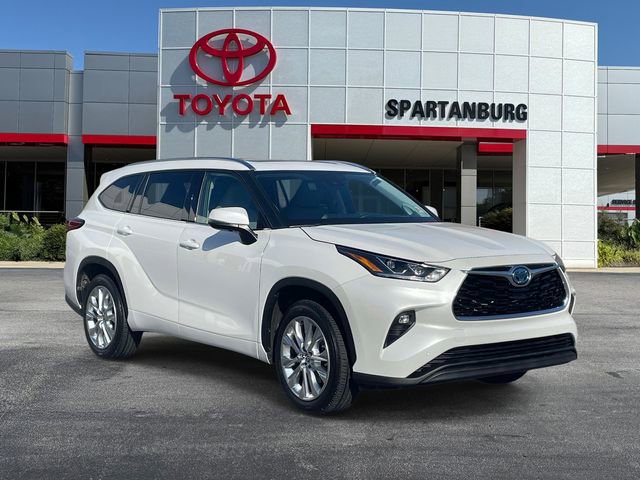 Used 2023 Toyota Highlander Limited image 1