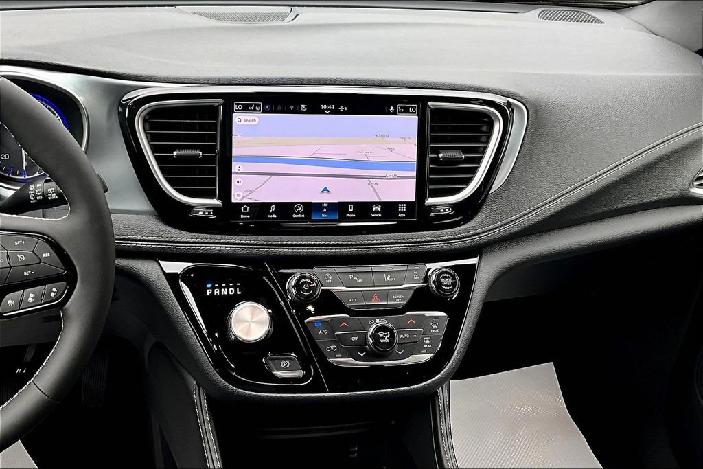 New 2026 Chrysler Pacifica Limited w/ S Appearance Package image 7