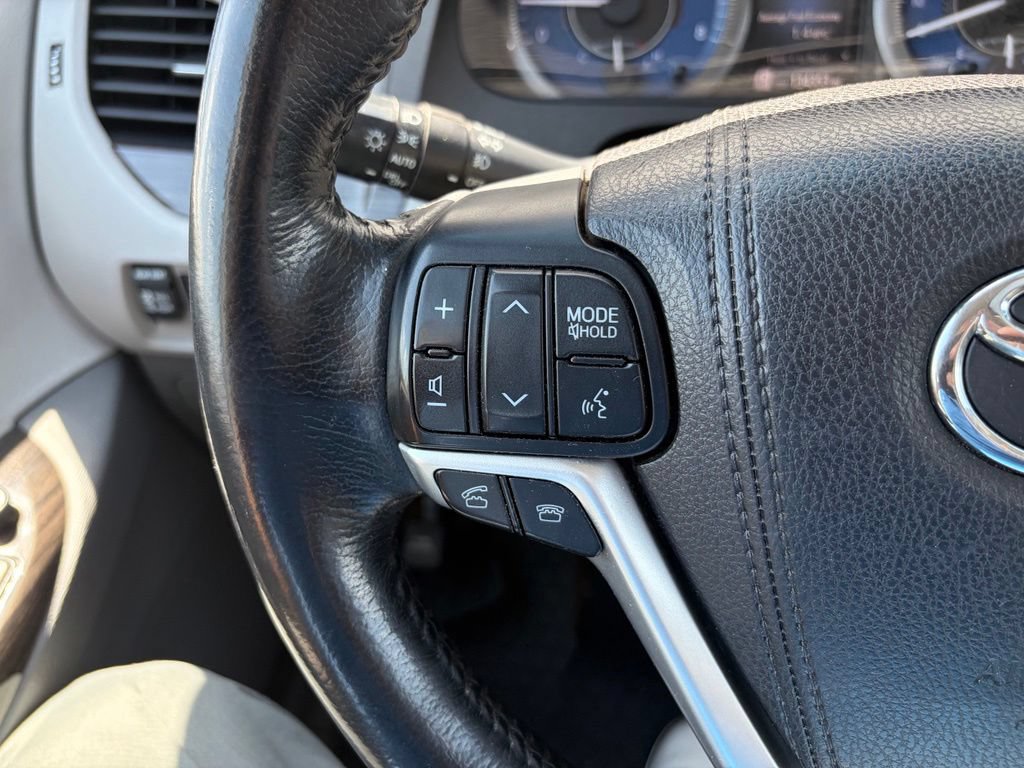 Used 2015 Toyota Sienna XLE w/ XLE Navigation Package FWD image 38