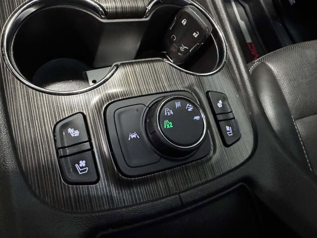 Used 2023 GMC Acadia SLT w/ Preferred Package AWD/4WD image 29