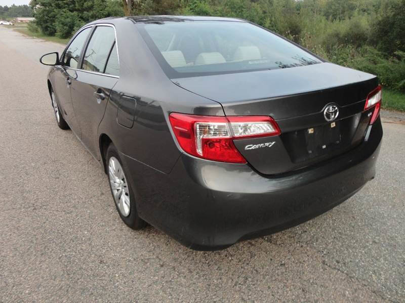 Used 2013 Toyota Camry LE image 4